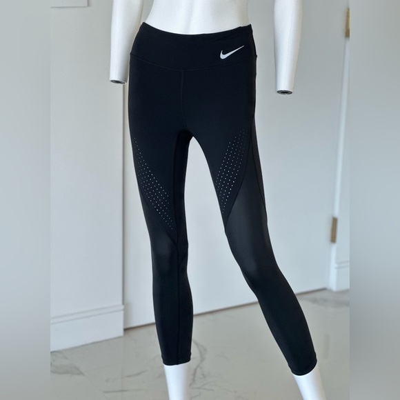 Nike running Dri Fit leggings size XS Black mesh and ventilation on the thigh. - Picture 1 of 9